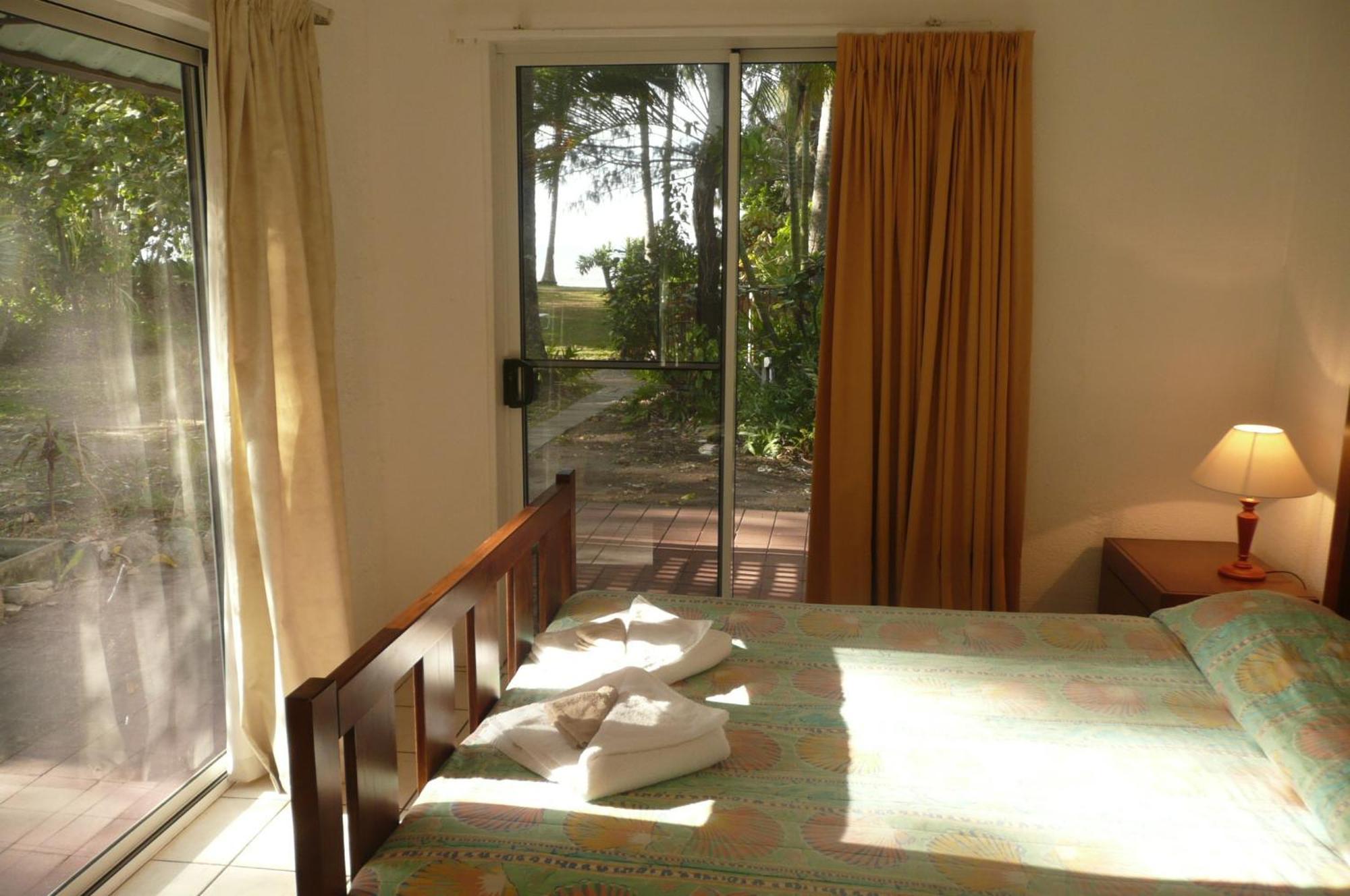 Beachside Holiday Units Bowen Ngoại thất bức ảnh