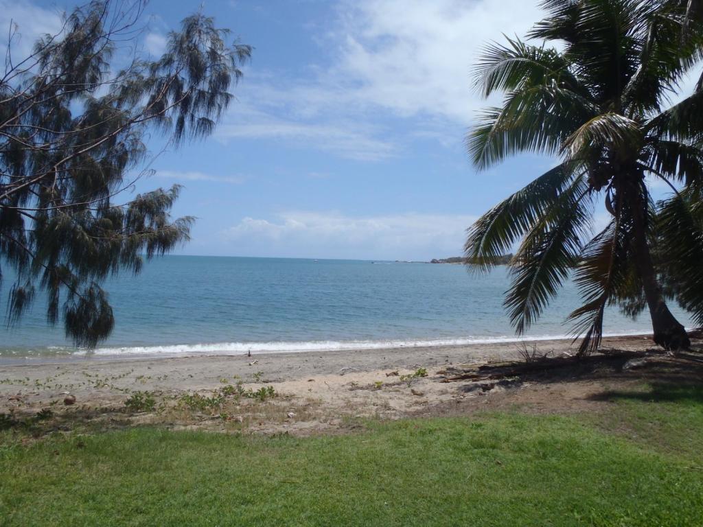 Beachside Holiday Units Bowen Phòng bức ảnh